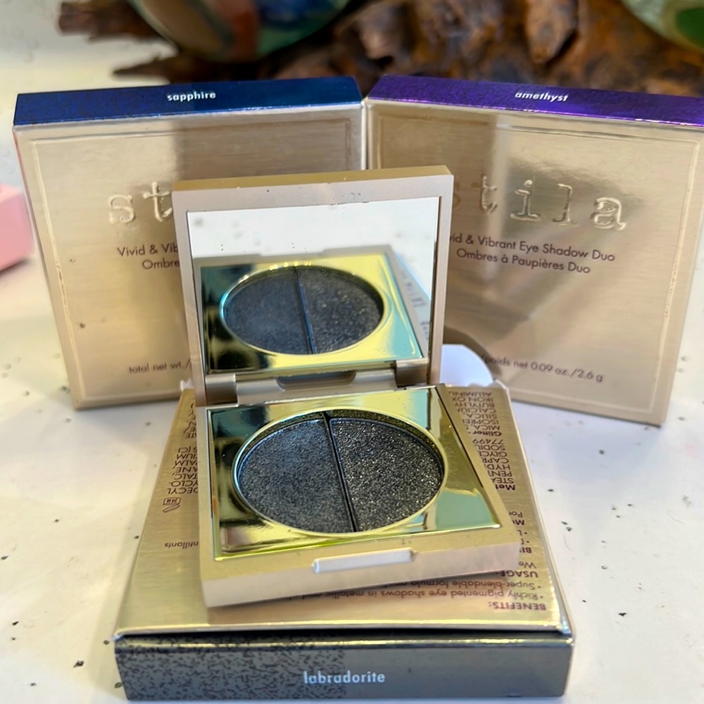 New Stila Vivid & Vibrant Eyeshadow Duo.
